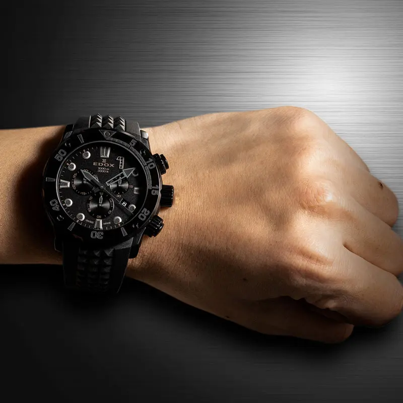 【 EDOX 】水深1,000ⅿ「漆黒の深海」をイメージした「クロノオフショア 1」日本限定モデルとは。-EDOX -w12150_jpg_885ed0ef-c6da-4a37-9fdf-23c9cdeb72ca-1