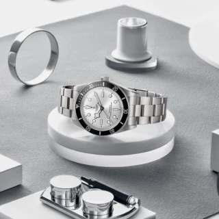 EDOX 】海のF1！「クロノオフショア1」から、夏らしいオールホワイト