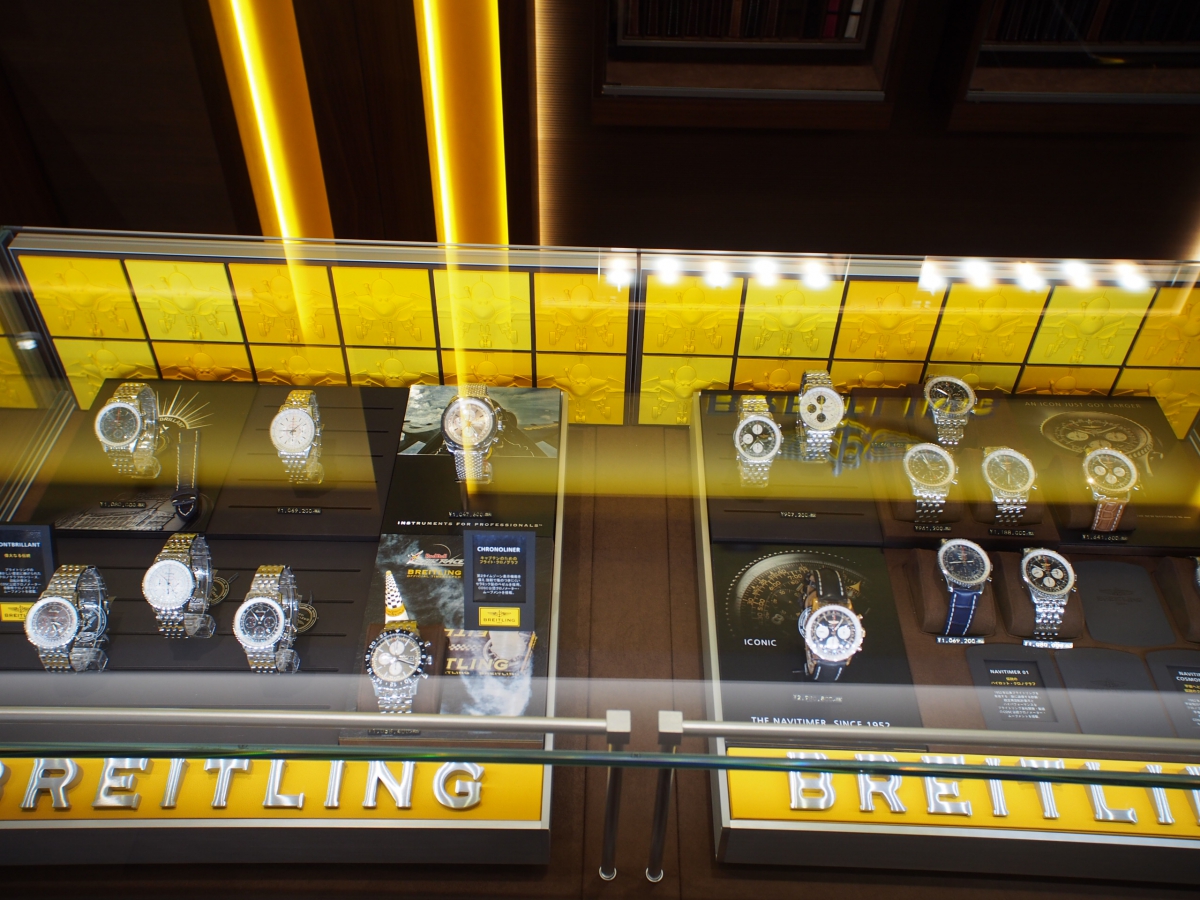 ディスプレイ、少しだけ変わってます♪/BREITLING