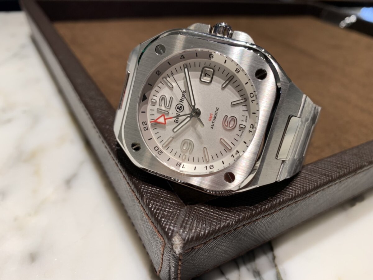 ベル＆ロス】人気シリーズ「BR 05 GMT ホワイト」をご紹介 ｜ oomiya