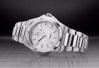 IWC 2025年新作モデル「インヂュニア・オートマティック 35」登場　サイズダウンだけでなく、シースルーバック仕様