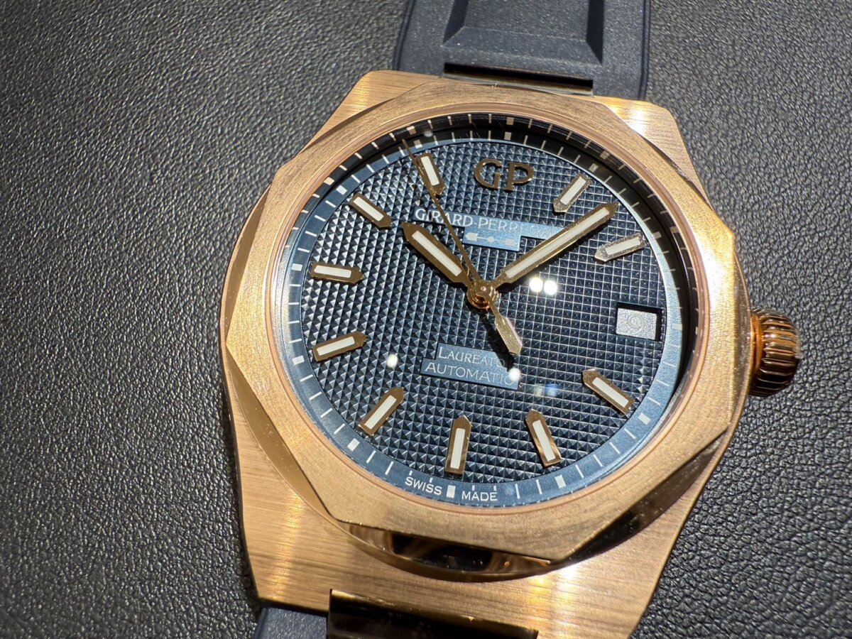 【ジラール・ぺルゴ】高級感だけではない!金無垢の魅力に迫る。「ロレアート 42MM」-GIRARD-PERREGAUX -S__62308359_0