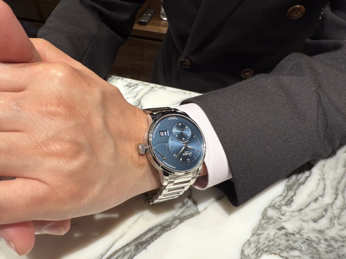 【グラスヒュッテ・オリジナル】非対称なデザインと実用的仕様「パノリザーブ」-Glashütte Original -S__62783490_0