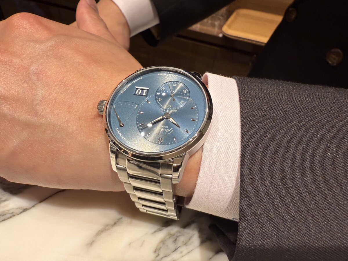 【グラスヒュッテ・オリジナル】非対称なデザインと実用的仕様「パノリザーブ」-Glashütte Original -S__62783495_0