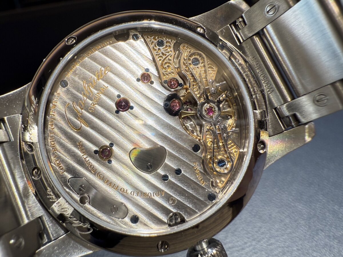 【グラスヒュッテ・オリジナル】非対称なデザインと実用的仕様「パノリザーブ」-Glashütte Original -S__62783498_0