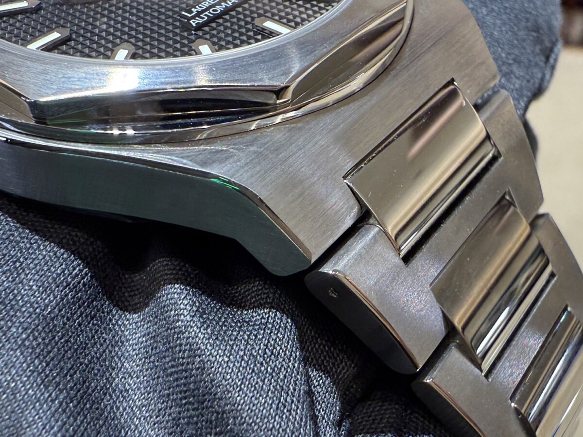 【ジラール・ぺルゴ】高級感だけでは売れない⁈より知ってほしい「ロレアート」について-GIRARD-PERREGAUX -S__62939152_0