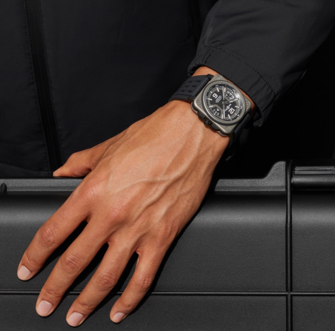 【新作情報】ベル＆ロス BR-X3 ブラックチタニウムのケースはどうなっている？-BELL&ROSS -50d9c01a2347130c5e0d05bd63c41f41