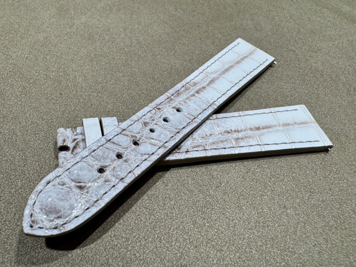 【ジャン・ルソー】希少なナイルクロコダイルを使用した「エトルタ」を選ばれたお客様のオーダーストラップのご紹介-カルティエ用 ジャン・ルソー オーダーストラップ oomiya京都店のお客様 -S__103669797_0