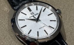 【グランドセイコー】「SBGY011」が放つ朝の白！ – 朝ぼらけ –