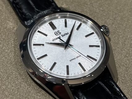 【グランドセイコー】「SBGY011」が放つ朝の白! – 朝ぼらけ –