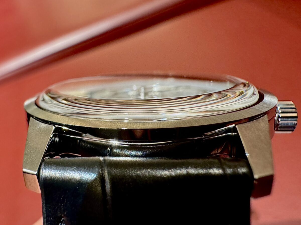 画像 【ロンジン】毎時36,000振動とシリコンヒゲゼンマイの自動巻きムーブメントを搭載した「ウルトラクロン クラシック」37mmのシンプルな新作登場-LONGINES -S__104783878_0