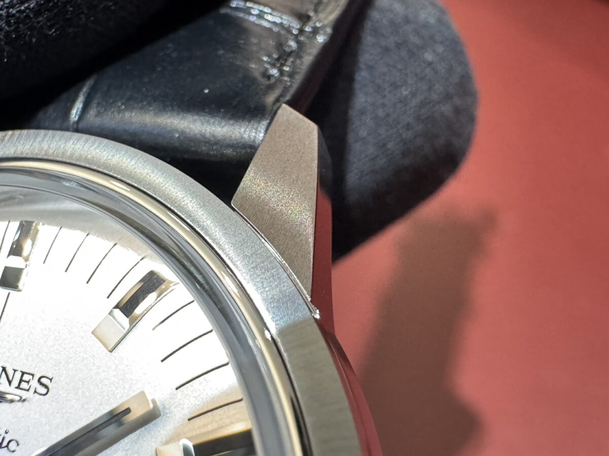 画像 【ロンジン】毎時36,000振動とシリコンヒゲゼンマイの自動巻きムーブメントを搭載した「ウルトラクロン クラシック」37mmのシンプルな新作登場-LONGINES -S__104783884_0