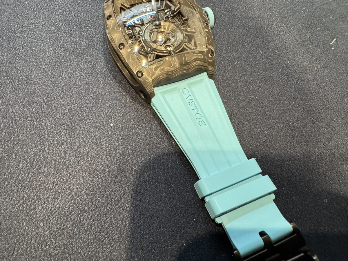 海外からお越しのお客様が愛用する<クストス>のお時計をご紹介・ブラック×マリンブルーの組み合わせがお洒落-CVSTOS oomiya京都店のお客様 -S__105127962_0