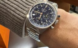 【ゼニス】日本限定「クロノマスター・オリジナル・トリプルカレンダー」アベンチュリン文字盤。ステンレススチールのブレスレットを装着したお客様のお時計を紹介。