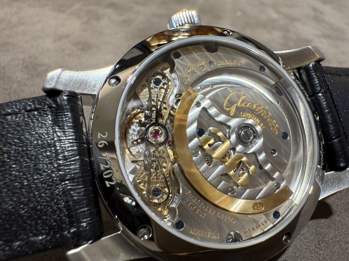 画像 【再入荷情報】非対称がもたらす調和の美学。「グラスヒュッテ・オリジナル パノマティックルナ」-Glashütte Original -S__5120016_0