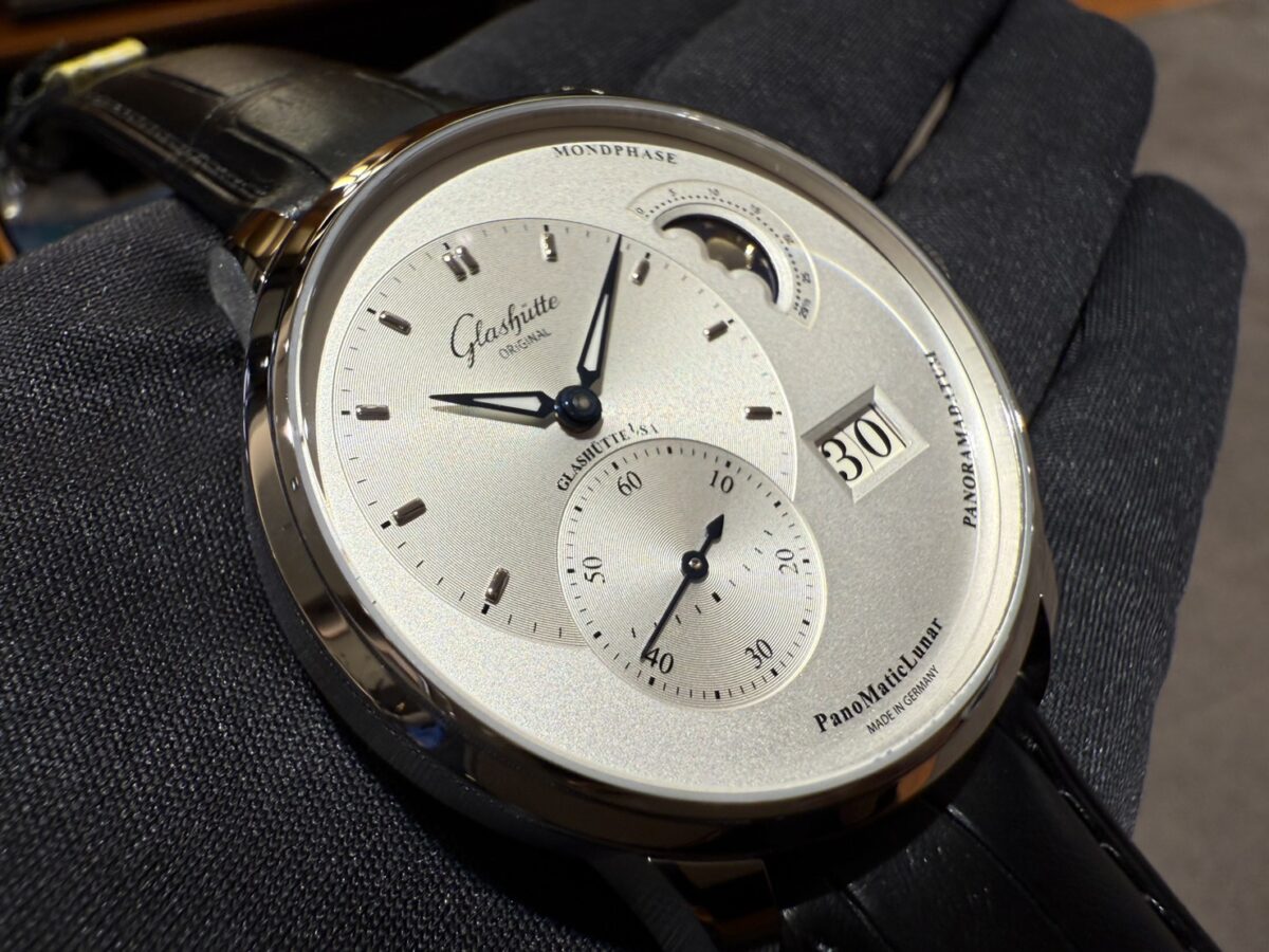 画像 【再入荷情報】非対称がもたらす調和の美学。「グラスヒュッテ・オリジナル パノマティックルナ」-Glashütte Original -S__5120025_0