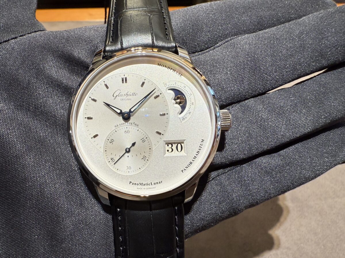 画像 【再入荷情報】非対称がもたらす調和の美学。「グラスヒュッテ・オリジナル パノマティックルナ」-Glashütte Original -S__5120027_0