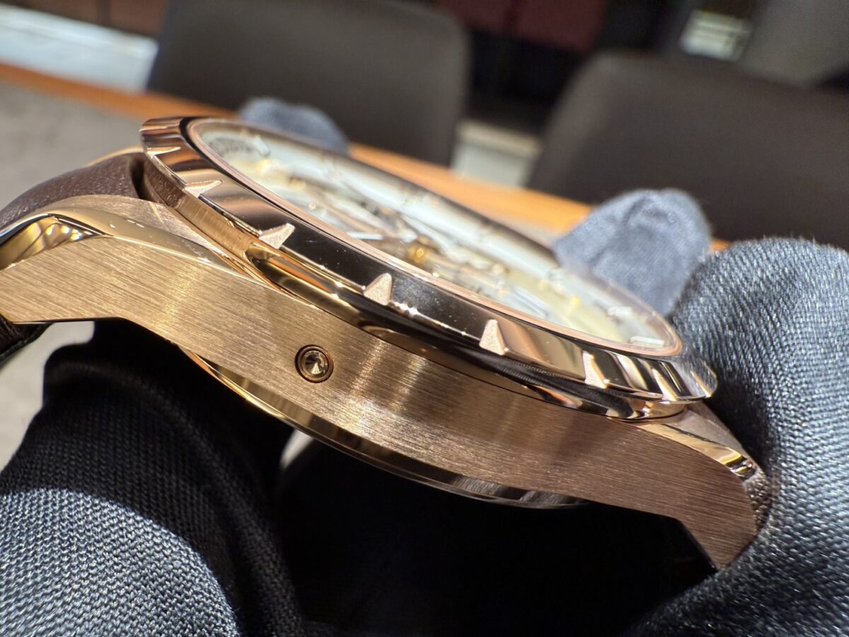 画像 【新作入荷】2025年新作「バイレトログラード カレンダー」実機レビュー「ロジェ・デュブイ」-ROGER DUBUIS -S__6471688_0