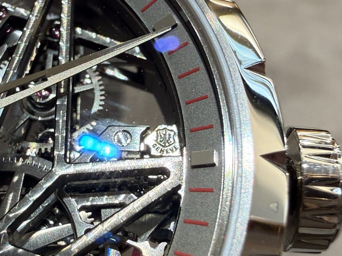 【ロジェ・デュブイ】唯一無二の存在感。「エクスカリバー オートマティック スケルトン」-ROGER DUBUIS -S__7094288_0