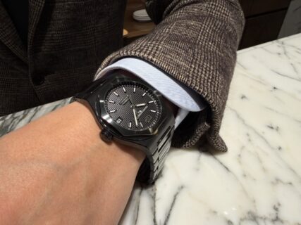 【ジラール・ぺルゴ】の技術力と美意識を体現した1本。「ロレアート 42MM セラミック」