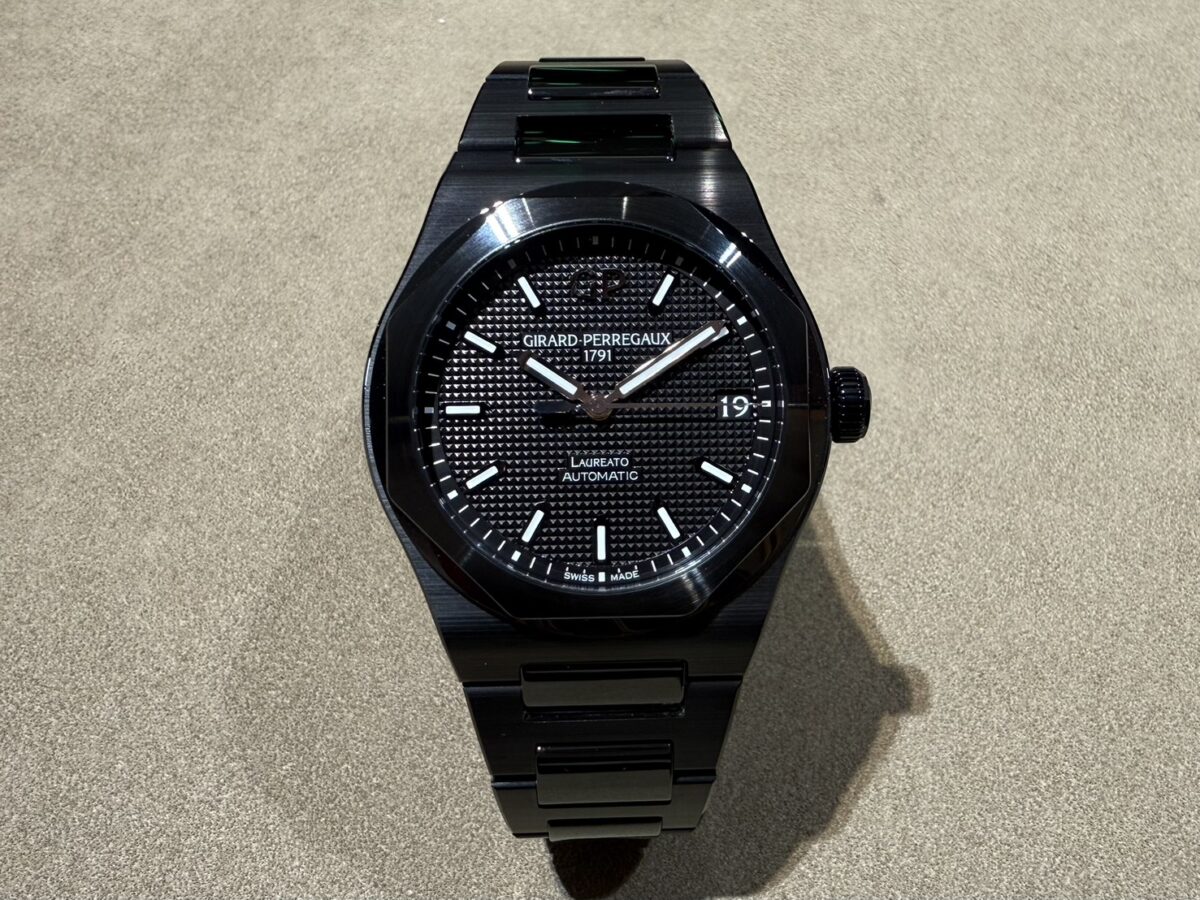 【ジラール・ぺルゴ】の技術力と美意識を体現した1本。「ロレアート 42MM セラミック」-GIRARD-PERREGAUX -S__7168013_0