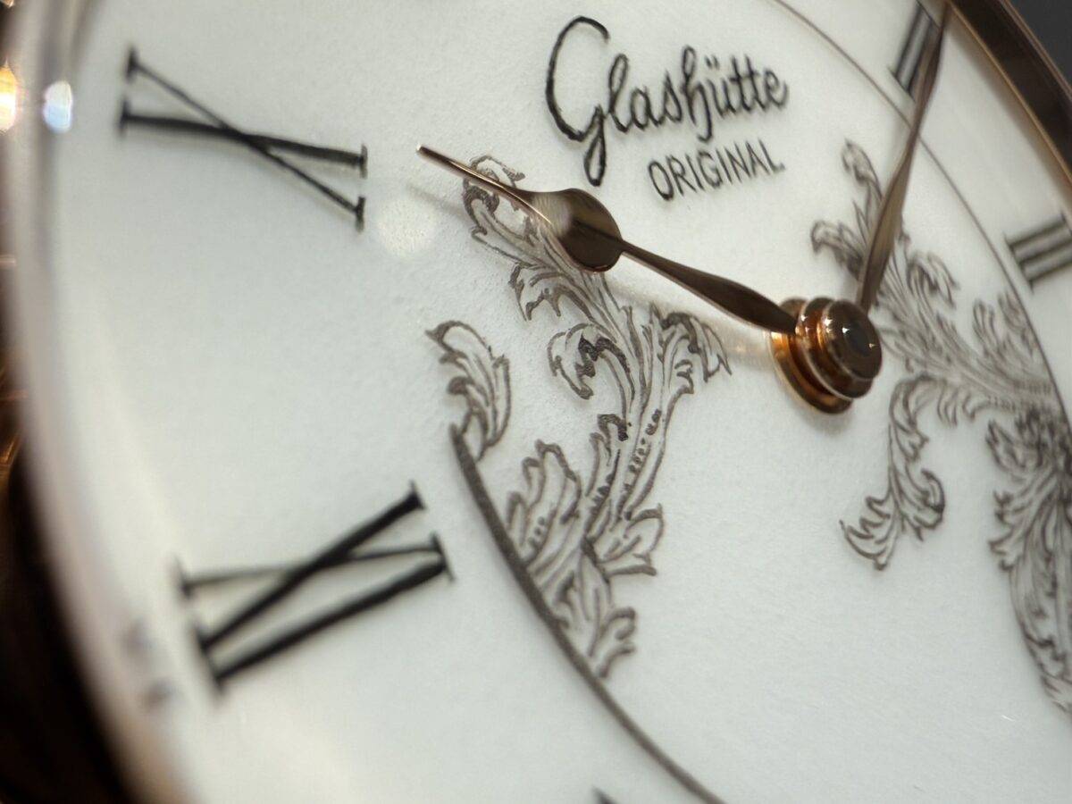 【グラスヒュッテ・オリジナル】180周年記念モデル誕生。文字盤が手描き？マイセン磁器で作られた特別な腕時計-Glashütte Original -S__7651339_0