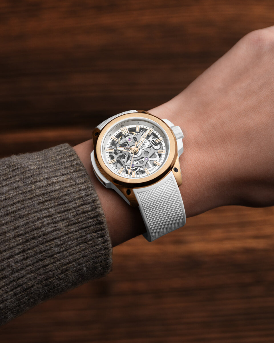 【ノルケイン】高級感だではない。建築原理に基づく『ビーム構造』を取り入れたスケルトンウォッチは高い耐久性も実現「ワイルド ワン スケルトン 39mm レッドゴールド」　-NORQAIN -NORQAIN_WildONE_Skeleton_39mm_RedGold_1080x1350_1