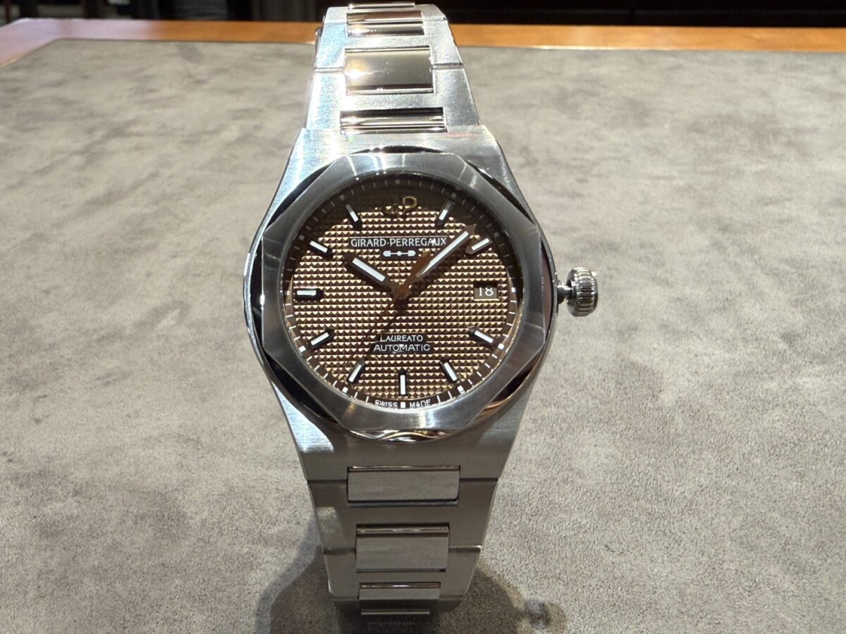 【ジラール・ペルゴ】ブラックでもブルーでもない。“コッパー文字盤”のロレアートが魅せる個性「ロレアート 38MM コッパ―」-GIRARD-PERREGAUX -S__8912902_0