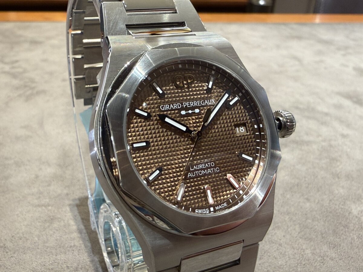 【ジラール・ペルゴ】ブラックでもブルーでもない。“コッパー文字盤”のロレアートが魅せる個性「ロレアート 38MM コッパ―」-GIRARD-PERREGAUX -S__8912912_0