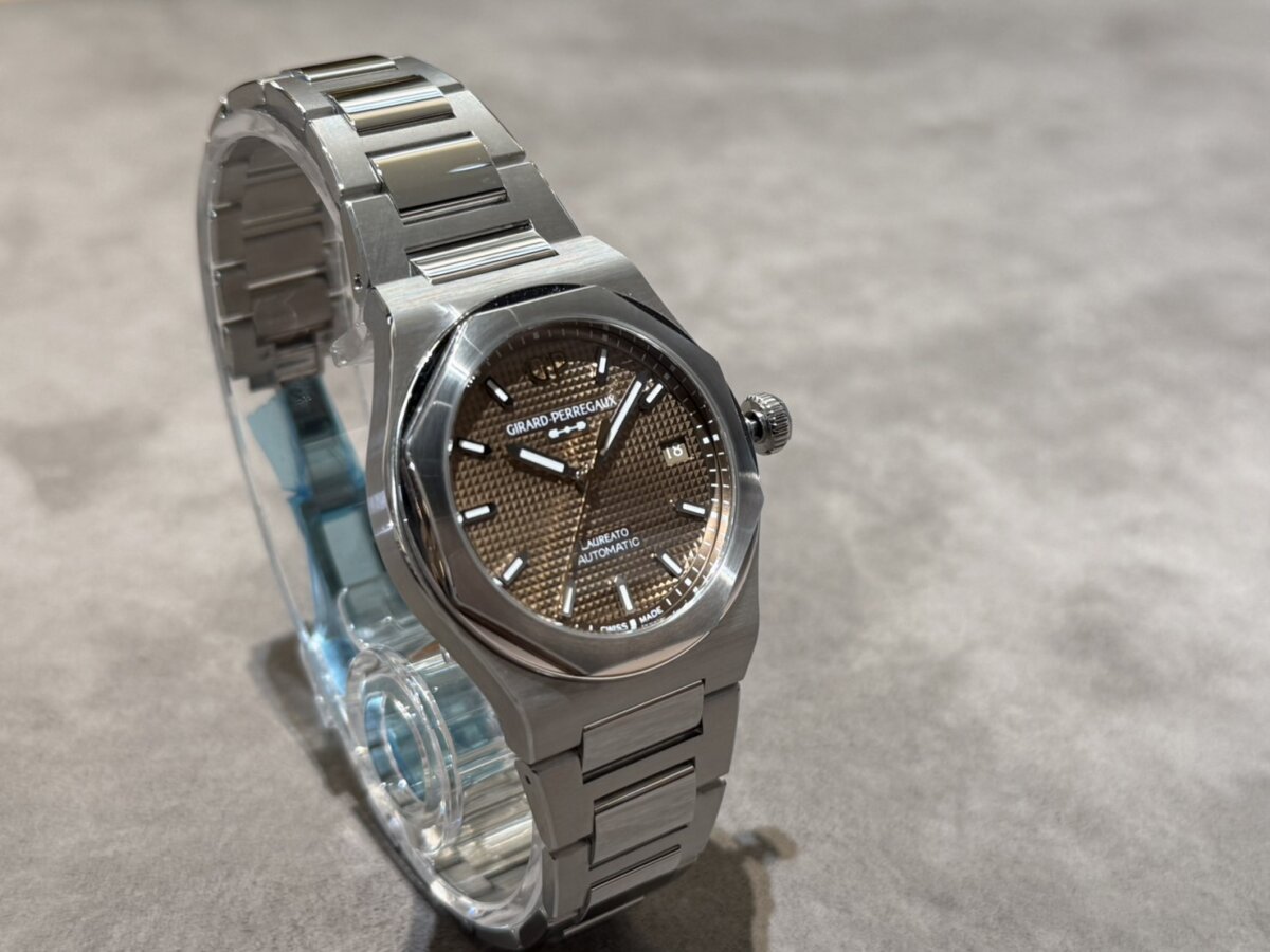 【ジラール・ペルゴ】ブラックでもブルーでもない。“コッパー文字盤”のロレアートが魅せる個性「ロレアート 38MM コッパ―」-GIRARD-PERREGAUX -S__8912922_0