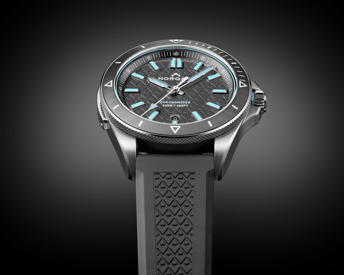 【ノルケイン】2026年新作「アドベンチャー 40mm グレー」ライトブルーの差し色がポイントの注目モデル、早くもoomiya京都店に入荷-NORQAIN -NORQAIN_Adventure_40mm_Grey_HighRes4