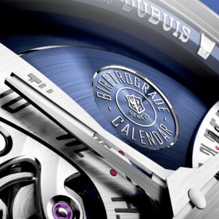 【ロジェ・デュブイ 2026年新作】待望のステンレススティールモデルが登場「エクスカリバー バイレトログラード カレンダー」