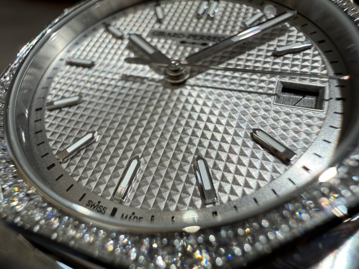 【ジラール・ぺルゴ】「ロレアート」と「ロレアート フィフティ」何が違う？-GIRARD-PERREGAUX -S__13221904_0
