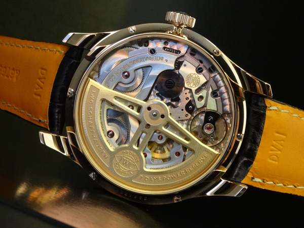 IWC2015年新作ポルトギーゼ・パーペチュアル・カレンダー入荷です。IW503404-IWC -2200b532-s