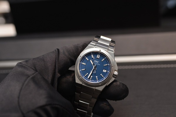 【IWC】2015年新作 インヂュニア・オートマティック ”LAUREUS SPORT FOR GOOD”-〉SIHH IWC -66994811-s