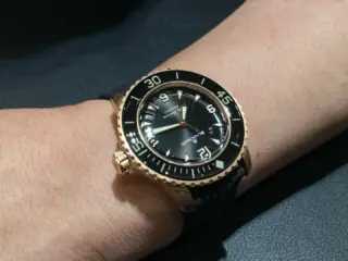 IWCポルトギーゼヨットクラブをサントーニの革ベルトへチェンジ