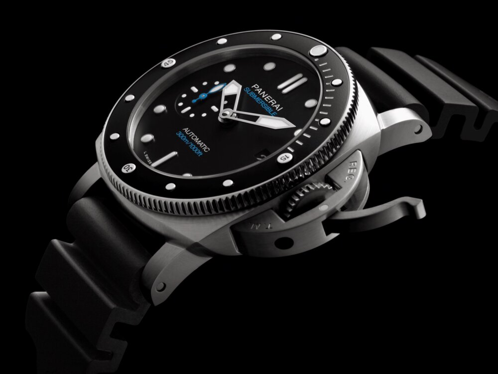 パネライ スポーティで強烈な個性を放つ「サブマーシブル42mm