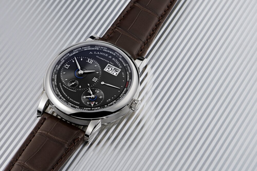 <A.ランゲ&ゾーネ>““決して立ち止まらない””  進化したランゲ1 ・タイムゾーン - A.LANGE＆SÖHNE（取扱い終了） 