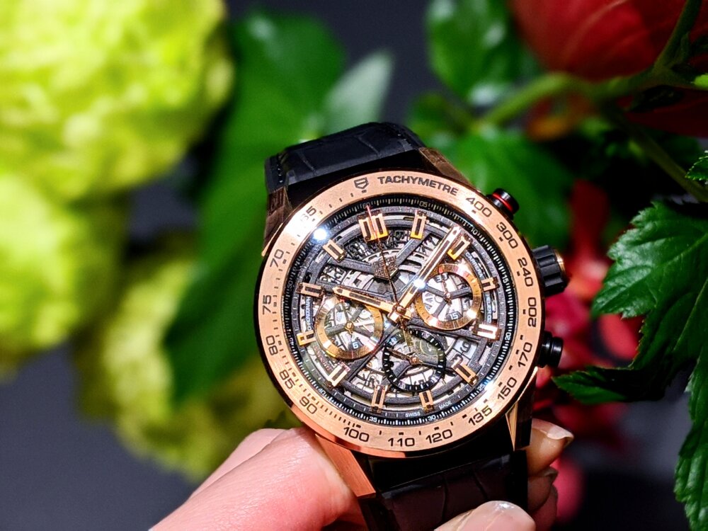 カレラでも華やかさは随一！！スケルトン×金×ブラック×TAG Heuer