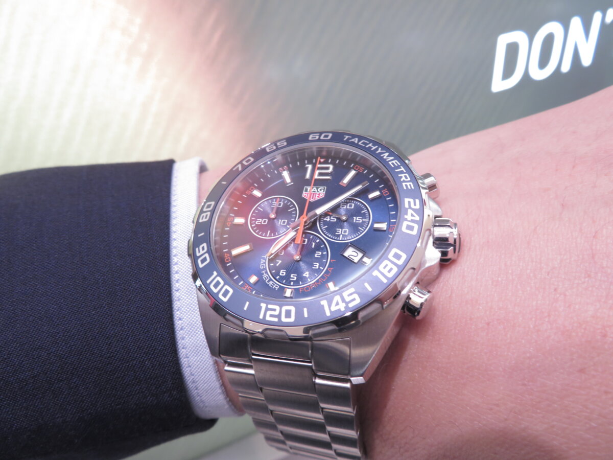 TAG Heuer タグホイヤー アナログ 腕時計 10万円代で高級時計デビューいかがですか？タグホイヤーのカジュアル
