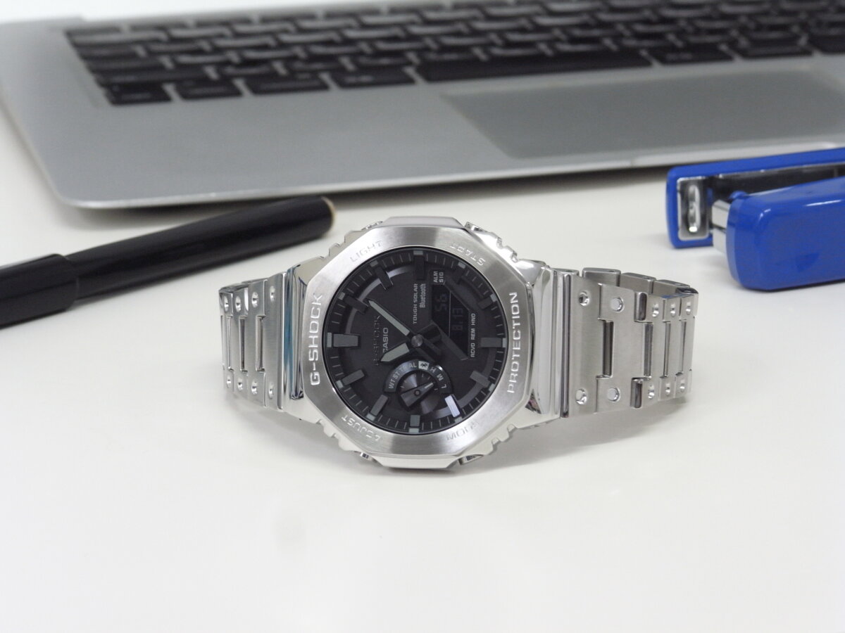 進化するフルメタル化：G-SHOCK2100シリーズが贈る、未来を切り拓く八