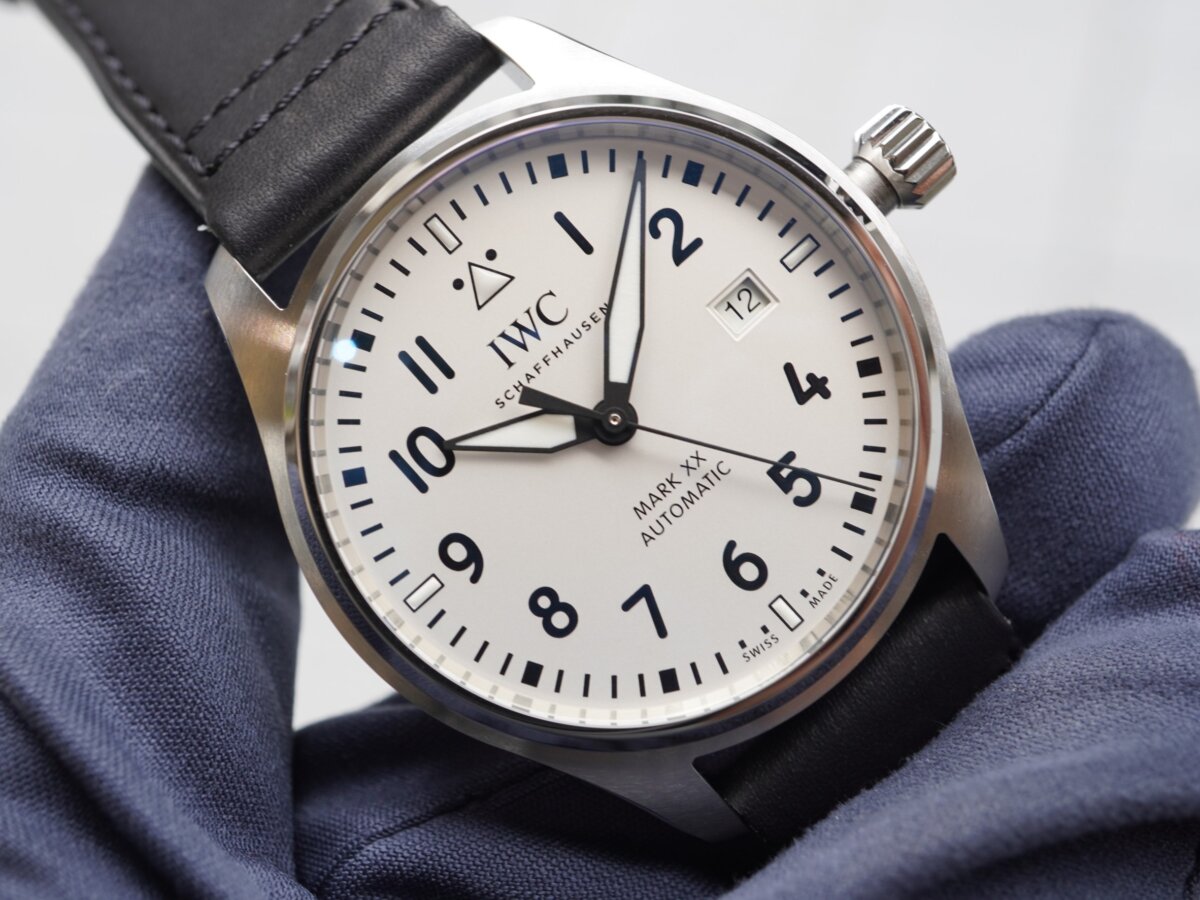 IWC 「パイロット・ウォッチ・マークXX」デイリーに使えるホワイト文字