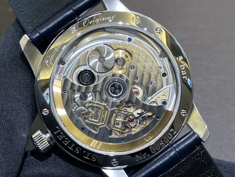 クラシックでエレガントな2025年新作モデルセネタ・エクセレンス・パノラマデイト・ムーンフェイズ - Glashütte Original