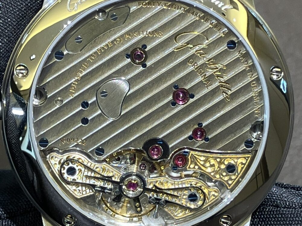 左右非対称のレイアウトが魅力的なグラスヒュッテオリジナル パノリザーブ - Glashütte Original