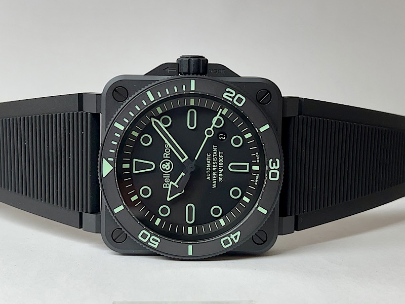 暗闇が楽しくなるダイバーズウォッチ??BR05-Diver Lum Outline~ベルロス~ - Bell&Ross