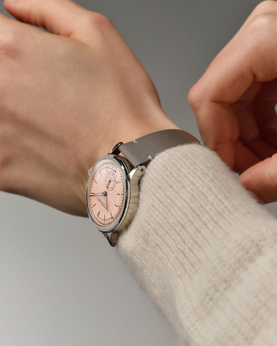 待望の新発売　ミレジム スモールセコンド 35ｍｍ - RAYMOND WEIL 