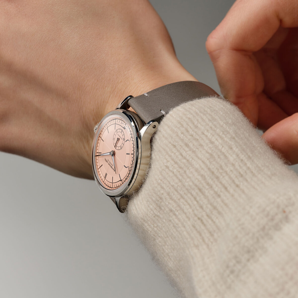 待望の新発売　ミレジム スモールセコンド 35ｍｍ - RAYMOND WEIL 
