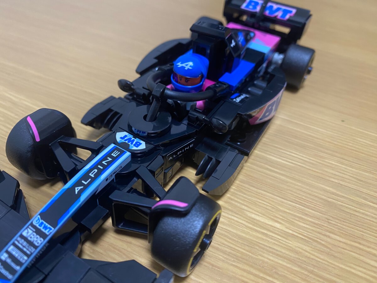 【H.モーザー】第二弾！私も「これ」を作ってみました！！　今年はF１が熱い　～アルピーヌ×H.モーザー～ - H.Moser＆Cie. 