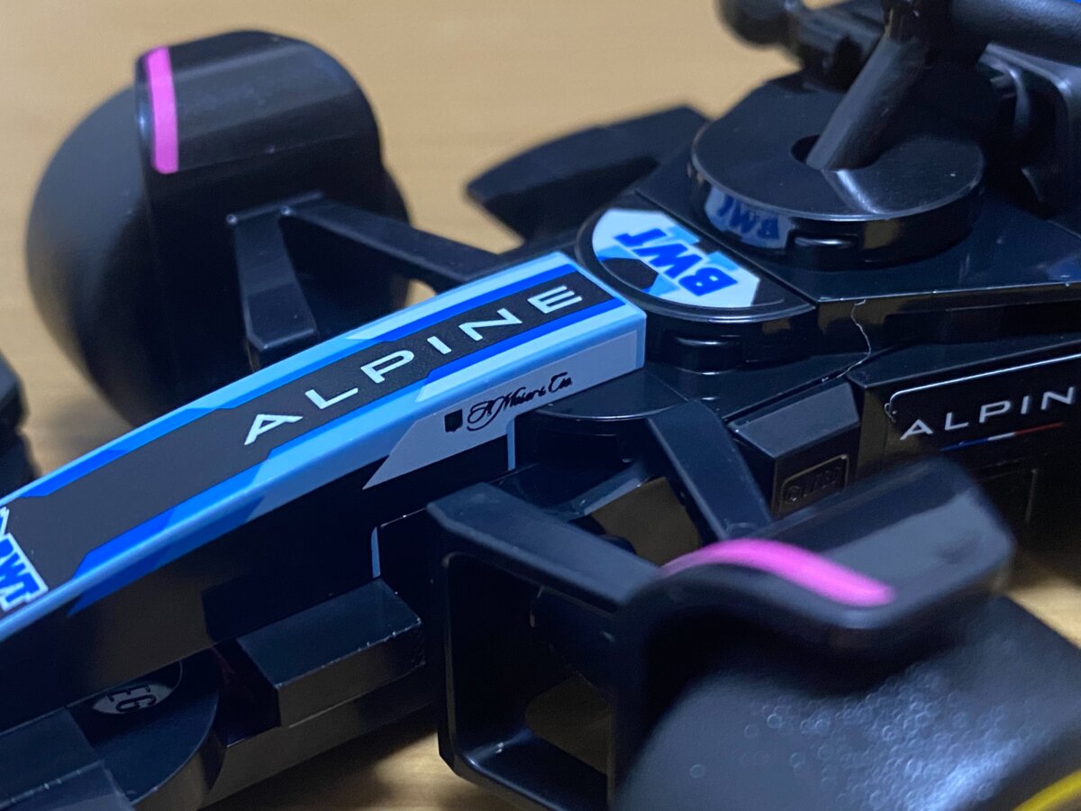 【H.モーザー】第二弾！私も「これ」を作ってみました！！　今年はF１が熱い　～アルピーヌ×H.モーザー～ - H.Moser＆Cie. 