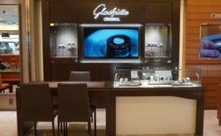 心斎橋店グラスヒュッテオリジナルコーナーがリニューアルしました。
